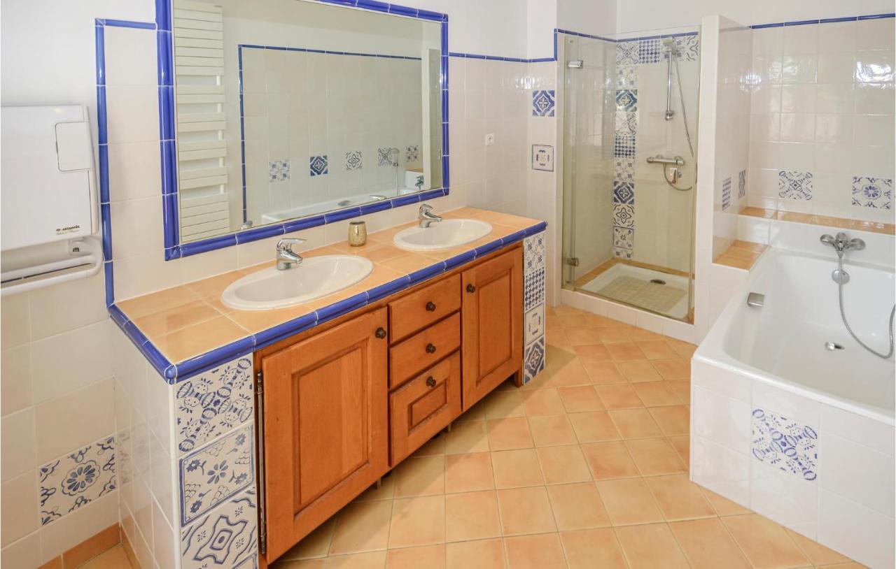 3 Bedroom Awesome Home In Chateuneuf De Gadagne Chateauneuf-de-Gadagne Екстер'єр фото