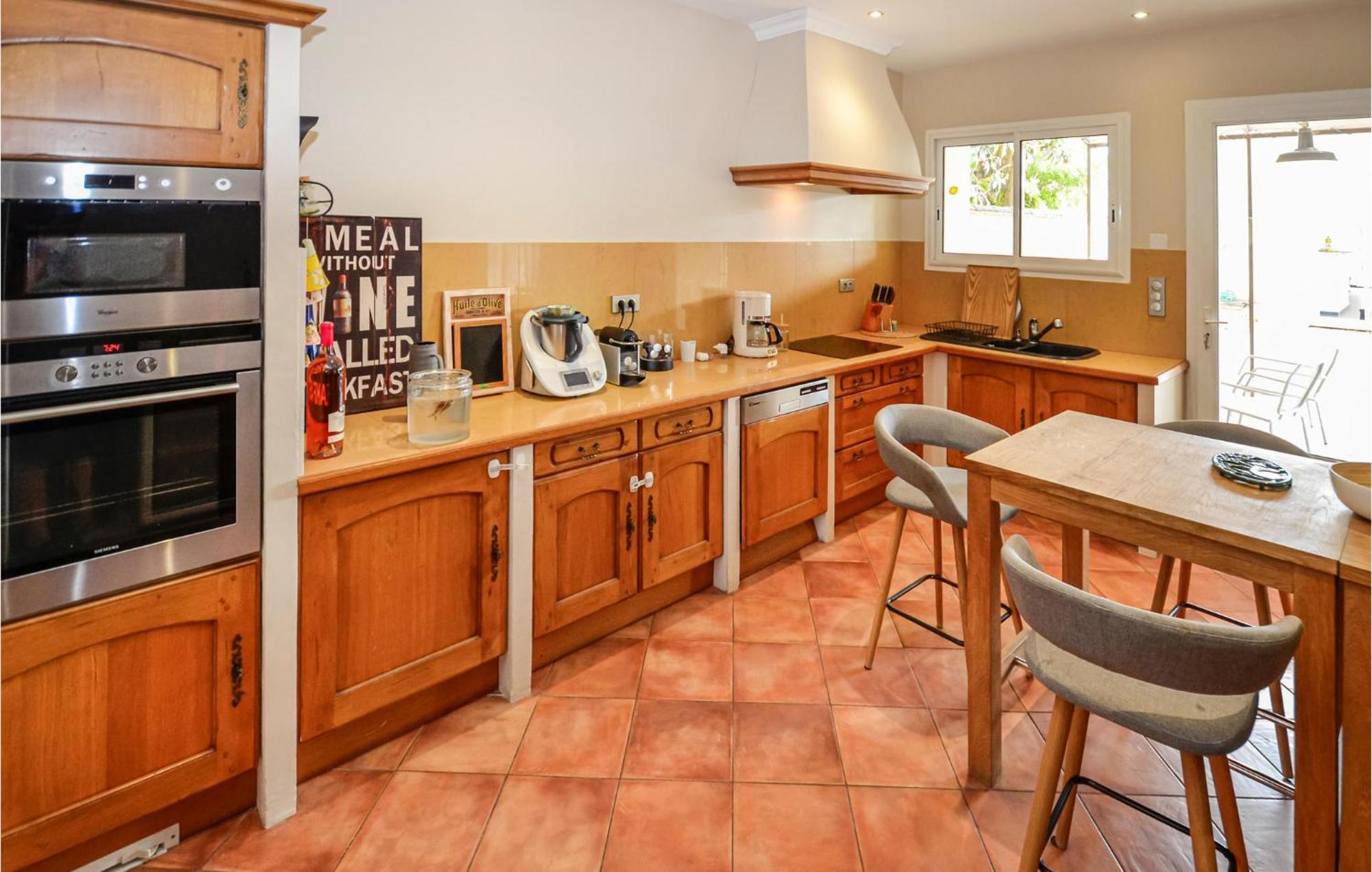 3 Bedroom Awesome Home In Chateuneuf De Gadagne Chateauneuf-de-Gadagne Екстер'єр фото
