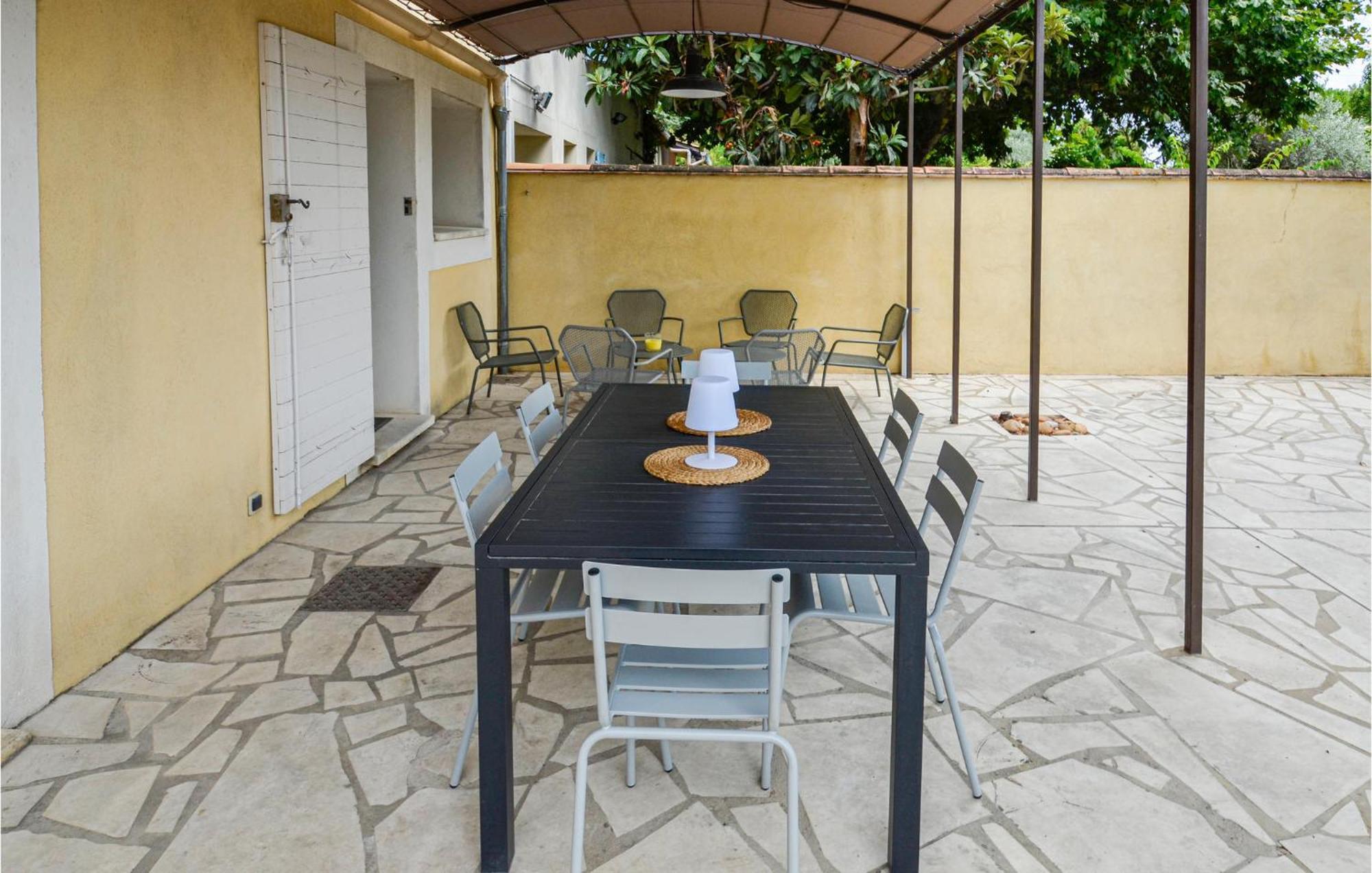 3 Bedroom Awesome Home In Chateuneuf De Gadagne Chateauneuf-de-Gadagne Екстер'єр фото